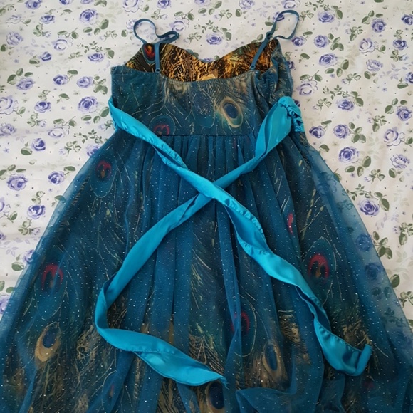 PEACOCK DESIGN EVENING DRESS - Picture 2 of 5